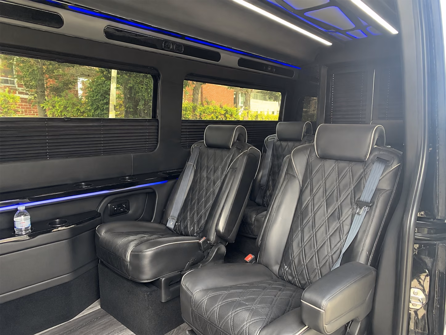 guest shuttles to casa larga vineyards winery and wedding venues around rochester