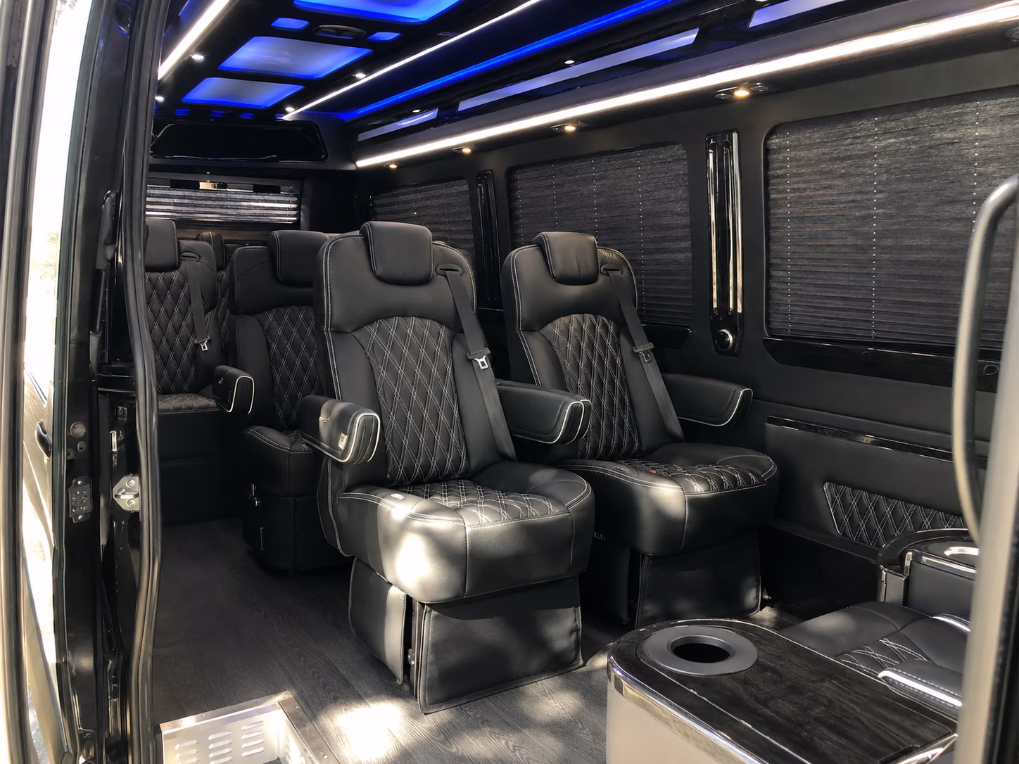 rochester airport shuttle bus rentals for private groups